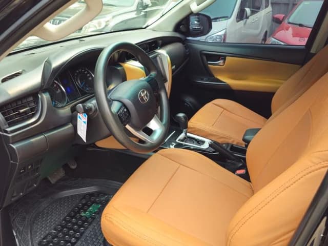 Toyota Fortuner 2020 - Essence Automatique, 68 000 km - Gombe Toyota in Kinshasa 2020 4 cylindres mediacongo Fortuner Esse...