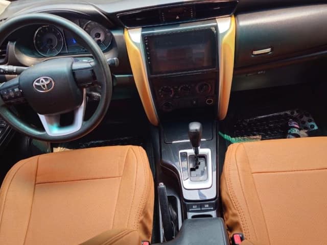 Toyota Fortuner 2020 - Essence Automatique, 68 000 km - Gombe Toyota in Kinshasa 2020 4 cylindres mediacongo Fortuner Esse...