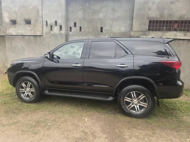 Toyota Fortuner 2024 - Essence 4 cylindres automatique, 4 000 km - Kasa-Vubu Toyota in Kinshasa Fortuner 2024 Essence Auto...