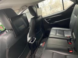 Vignette de Toyota Fortuner 2025 - 6 cylindres Essence, intérieur cuir - Gombe 7