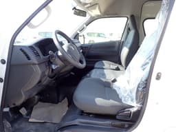 Vignette de Toyota Hiace 2025 - Minibus 18 places Diesel neuf - Gombe 2