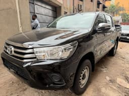 Vignette de Toyota Hilux 2025 - Diesel manuelle, 2 148 km - Limete 5