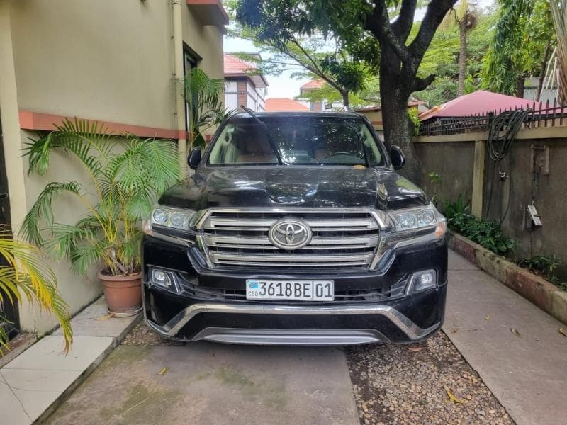 Toyota Land Cruiser GX-R 2018 - V8 Essence Automatique - Kintambo Toyota à Kinshasa Land Cruiser GX-R 2018 Essence Automat...