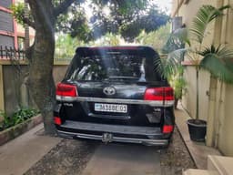 Vignette de Toyota Land Cruiser GX-R 2018 - V8 Essence Automatique - Kintambo 5