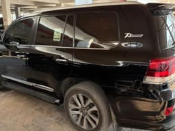 Vignette de Toyota Land Cruiser GX-R 2019 - Automatique Essence - Toit Ouvrant - Gombe 6