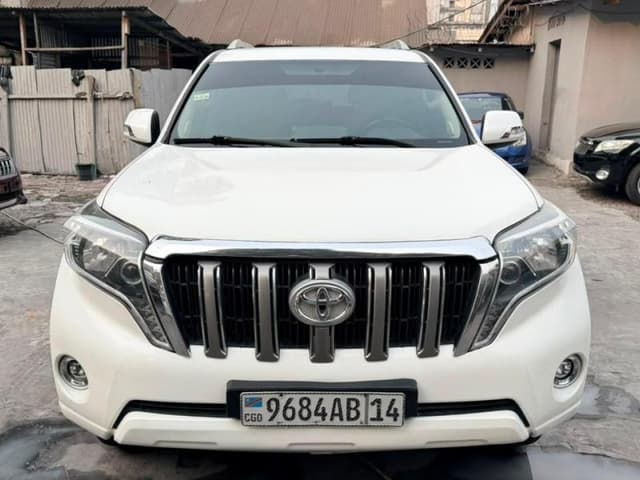 Toyota Land Cruiser Prado 2015 - Essence Automatique 4 cylindres - Gombe Toyota in Kinshasa 2015 4 cylindres mediacongo La...
