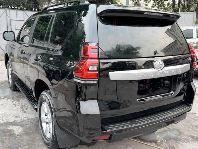 Toyota Land Cruiser Prado 2015 modifié 2023 - Essence Automatique 26 000 km - Gombe Toyota in Kinshasa Land Cruiser Prado ...