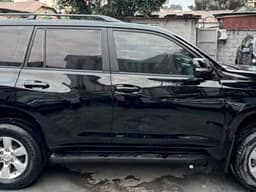 Vignette de Toyota Land Cruiser Prado 2015 modifié 2023 - Essence Automatique 26 000 km - Gombe 2