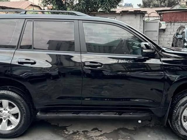 Toyota Land Cruiser Prado 2015 modifié 2023 - Essence Automatique 26 000 km - Gombe Toyota in Kinshasa Land Cruiser Prado ...