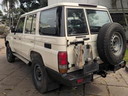 Vignette de Toyota Land Cruiser Prado 2020 - V6 Diesel Manuelle - Gombe 9
