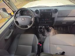 Vignette de Toyota Land Cruiser Prado 2020 - V6 Diesel Manuelle - Gombe 2