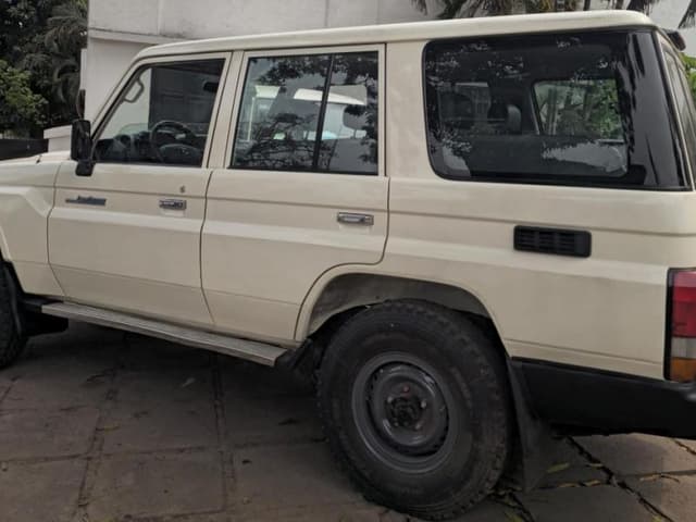Toyota Land Cruiser Prado 2020 - V6 Diesel Manuelle - Gombe Toyota in Kinshasa 2020 V6 mediacongo Land Cruiser Prado Diese...