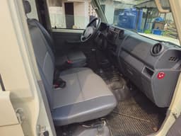 Vignette de Toyota Land Cruiser Prado 2020 - V6 Diesel Manuelle - Gombe 3
