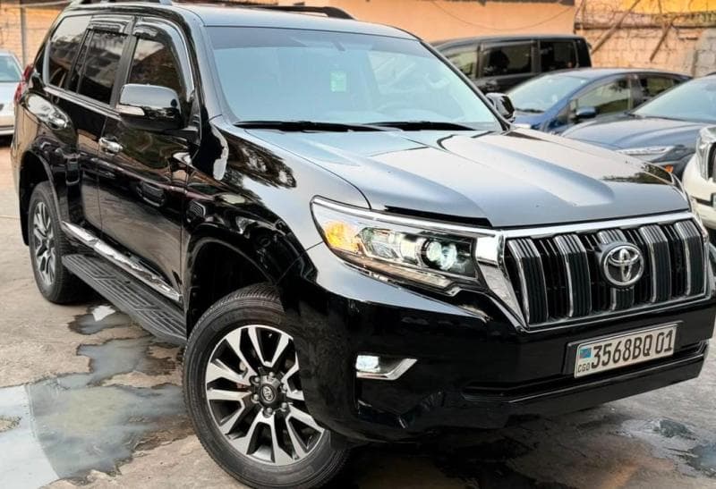 Toyota Land Cruiser Prado 2022 - Essence Automatique 4 Cylindres - Gombe Toyota à Kinshasa Land Cruiser Prado 2022 Essence...