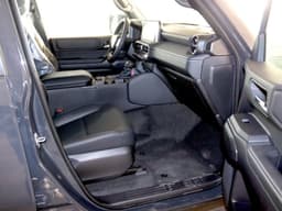 Vignette de Toyota Land Cruiser Prado Adventure 2025 - Essence Automatique, 0 km - Ngaliema 6