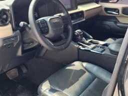 Vignette de Toyota Land Cruiser Prado Adventure 2025 - Essence Automatique 5 000 km - Gombe 2