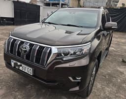 Vignette de Toyota Land Cruiser Prado TXL 2023 - V6 Essence Automatique - Gombe 1