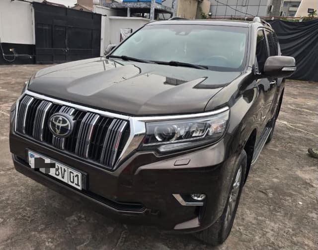 Toyota Land Cruiser Prado TXL 2023 - V6 Essence Automatique - Gombe Toyota in Kinshasa Land Cruiser Prado TXL 2023 Essence...
