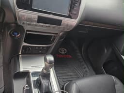 Vignette de Toyota Land Cruiser Prado TXL 2023 - V6 Essence Automatique - Gombe 2