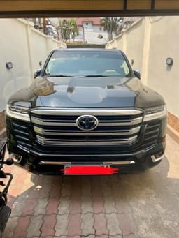 Vignette de Toyota Land Cruiser VX 2023 - Automatique Essence, Version CFAO - Gombe 1