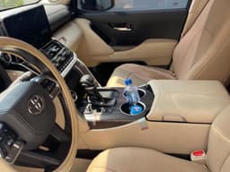 Vignette de Toyota Land Cruiser VX 2023 - Automatique Essence, Version CFAO - Gombe 2