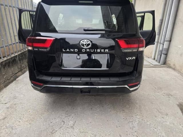 Toyota Land Cruiser VX-R 2025 - Neuf 0 km Essence Automatique - Limete Toyota in Kinshasa Land Cruiser VX-R 2025 Essence A...