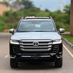 Vignette de Toyota Land Cruiser VXR 2025 - Twin Turbo Essence Neuf - Gombe 1