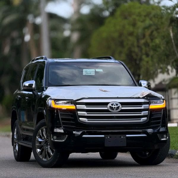 Toyota Land Cruiser VXR 2026 - V6 Essence Twin Turbo - Gombe Toyota à Kinshasa Land Cruiser VXR 2026 Essence Automatique 6...
