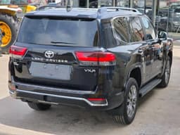 Vignette de Toyota Land Cruiser VXR 2026 - V6 Essence Twin Turbo - Gombe 5