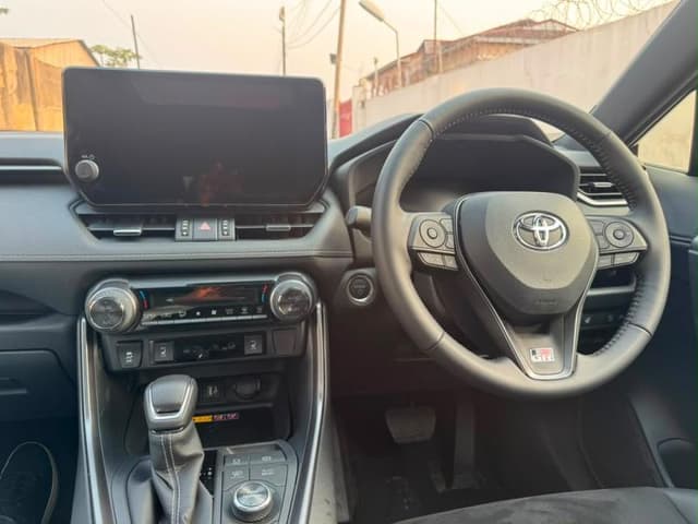Toyota RAV4 Hybrid AWD GR 2025 - Toit panoramique & Caméra 360° - Kintambo Toyota in Kinshasa RAV4 Hybrid AWD GR 2025 Hybr...