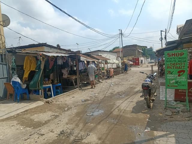 Vaste parcelle de 500m² bien située - Kintambo, Kinshasa in Kinshasa mediacongo 500m² (20x25m) https://www.mediacongo.net/...