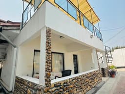 Vignette de Villa 4 chambres avec revenu locatif 2 500 $/mois - Ma Campagne (Jolie Parc), Ngaliema 2