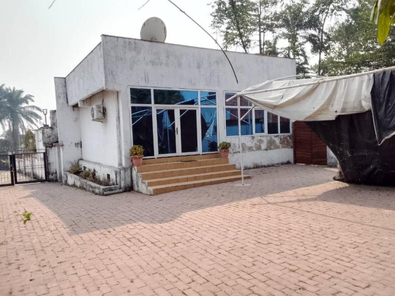 Villa de luxe 5 chambres sur 3000 m² - Binza Pigeon, Ngaliema à Kinshasa 5 6 3000m² mediacongo https://www.mediacongo.net/...