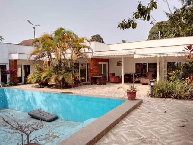 Villa de luxe 5 chambres sur 3000 m² - Binza Pigeon, Ngaliema in Kinshasa 5 6 3000m² mediacongo https://www.mediacongo.net...