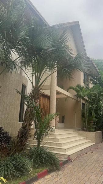 Villa de prestige 4 salons avec piscine et sauna - Ma Campagne, Ngaliema à Kinshasa 3 3 728m² mediacongo https://www.media...
