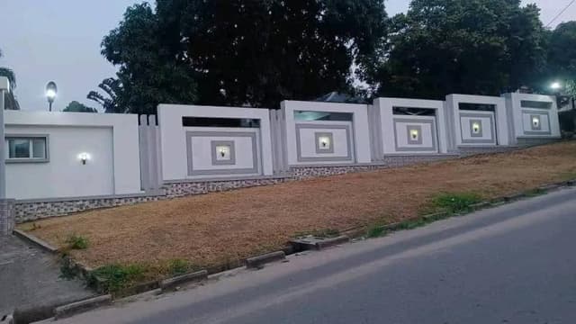 Villa de prestige 5 chambres sur 3 150 m² - Binza UPN, Ngaliema in Kinshasa mediacongo 3150m² (45m × 70m) 5 4 https://www....