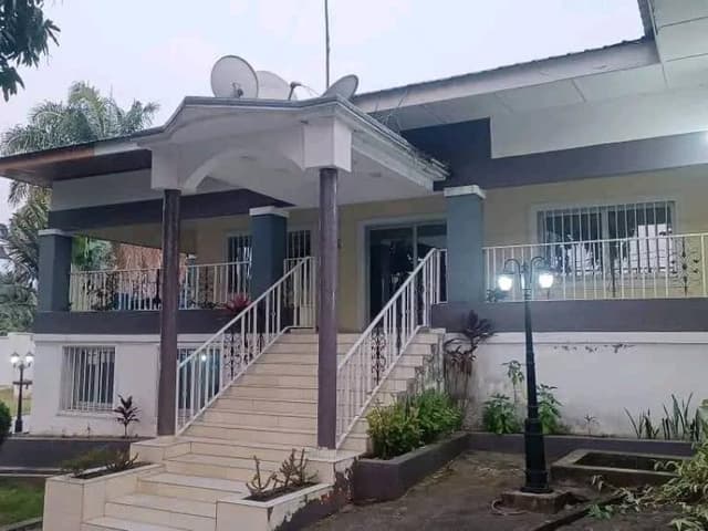 Villa de prestige 5 chambres sur 3 150 m² - Binza UPN, Ngaliema in Kinshasa mediacongo 3150m² (45m × 70m) 5 4 https://www....
