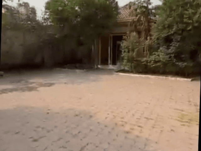 Villa de standing 5 chambres avec piscine - Gombe, Kinshasa in Kinshasa mediacongo 1300m² 5 4 https://www.mediacongo.net/a...